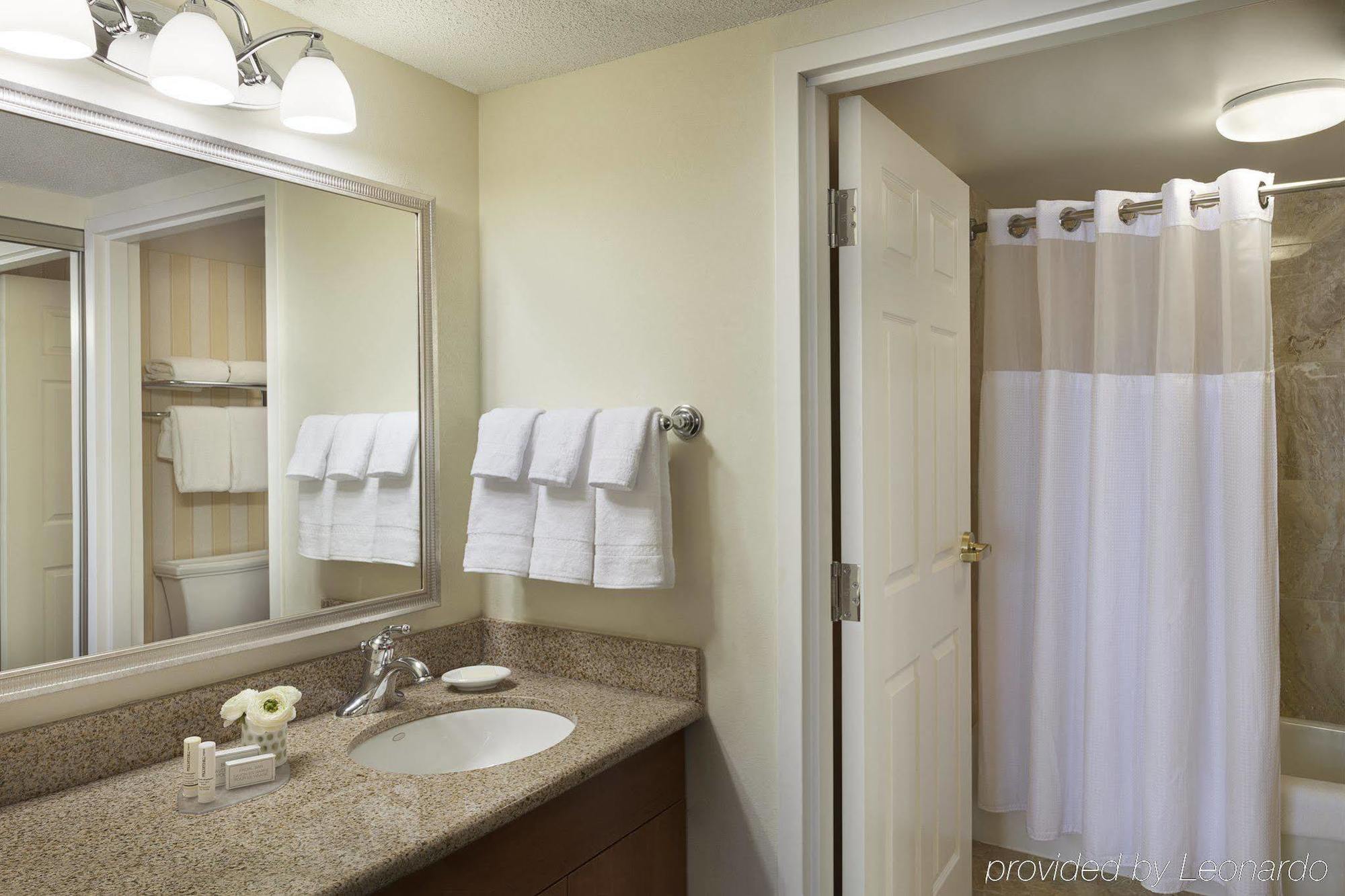 Residence Inn By Marriott Toronto Airport מראה חיצוני תמונה